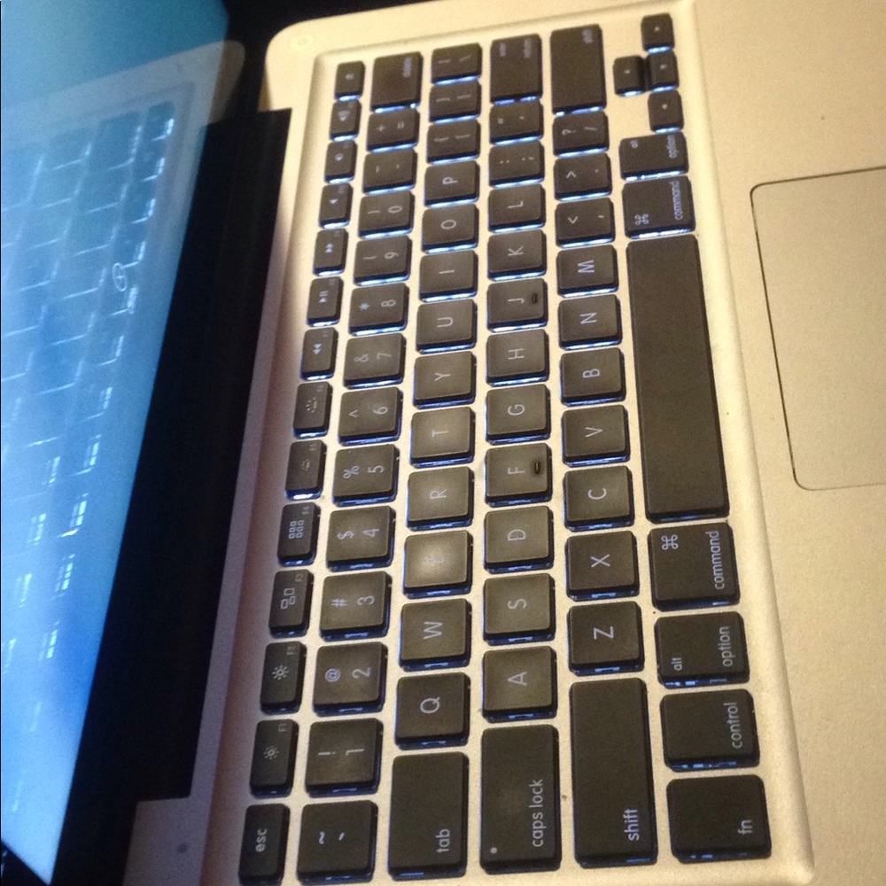 MacBook Pro - Picture 2 of 4